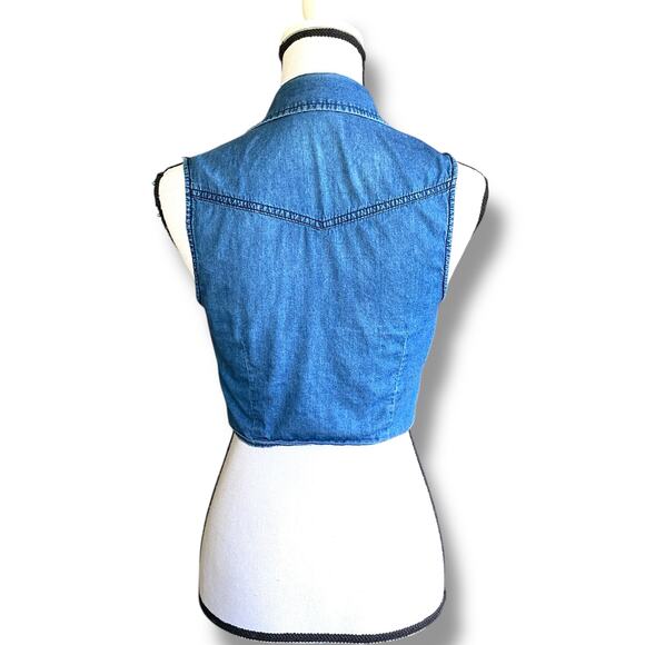 VNTG Forever 21 Sleeveless Cropped Tie Front Chambray Shirt Sz XS Pearl Snap - Picture 5 of 9